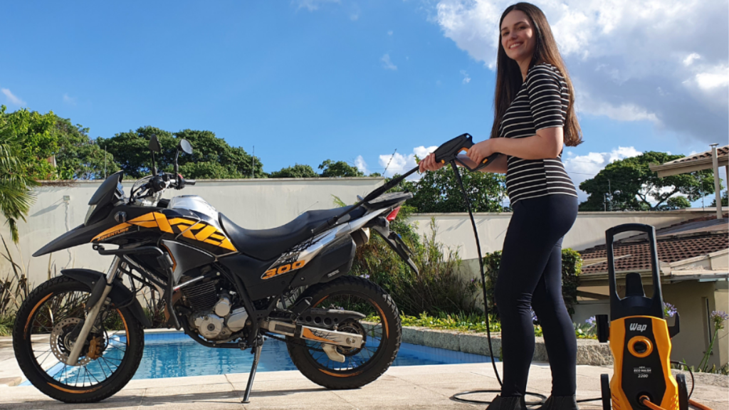 lavadora new eco wash 2200 lavando moto